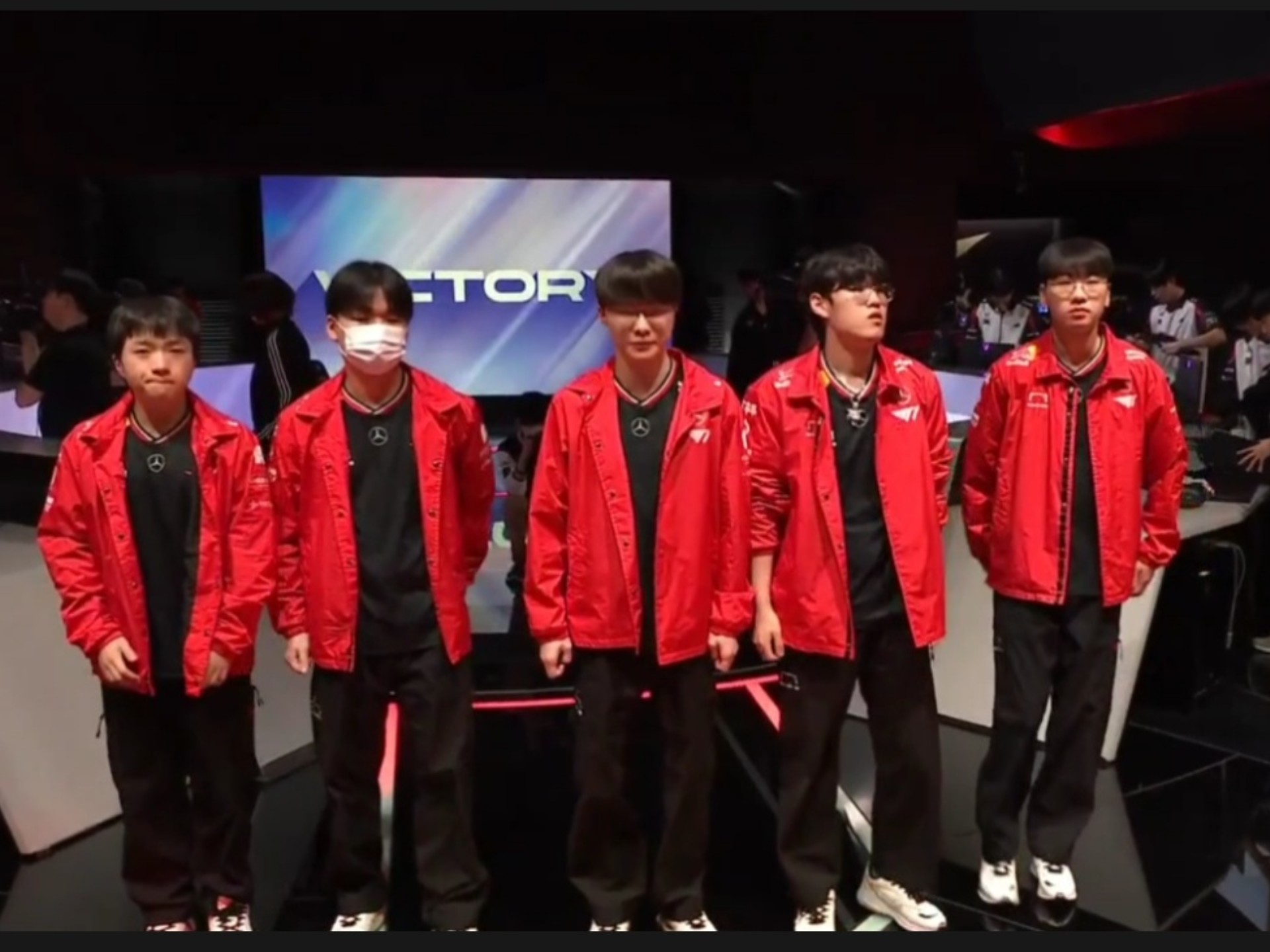 最后时刻胜出引发热议！，Faker在G2比赛中晋级下一阶段上演精彩一战的简单介绍