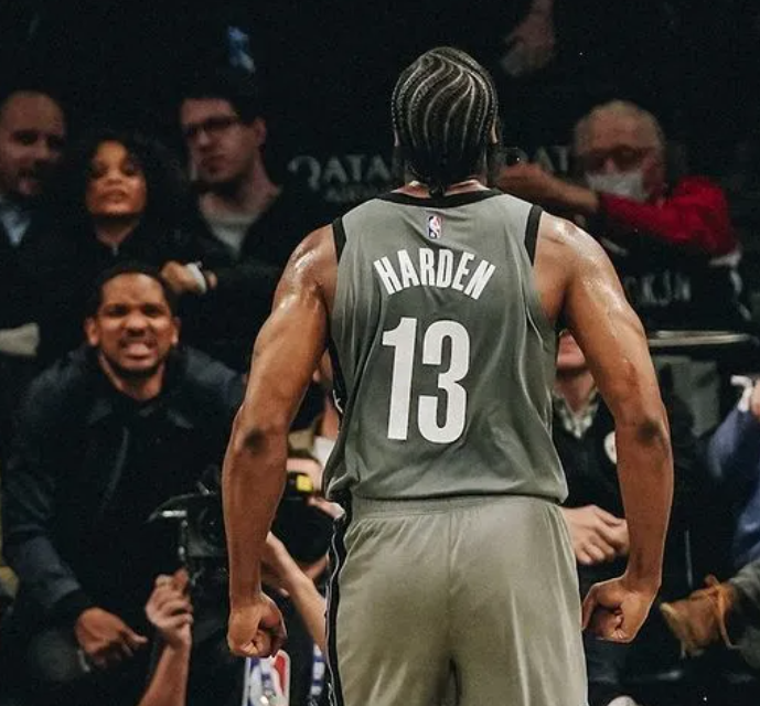 关于托特纳姆赛后调整名单;志在欧超杯名次提升;气氛紧张;临场指挥获称赞的信息 关于托特纳姆赛后调整名单;志在欧超杯名次提升;气氛紧张;临场指挥获称赞的信息