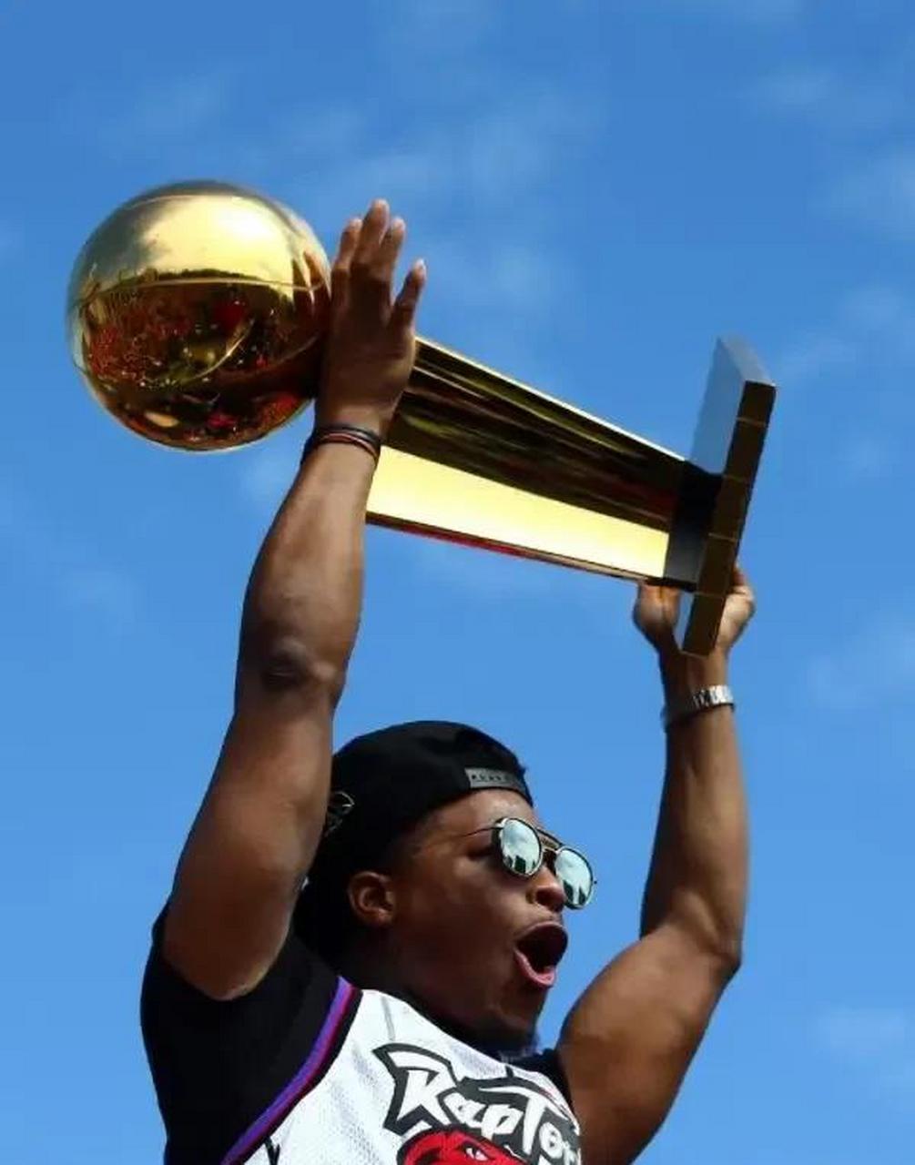 关于欧篮联倒计时，多伦多猛龙赛前官宣签约，细节引发关注，媒体盛赞，年轻球员得到机会的信息