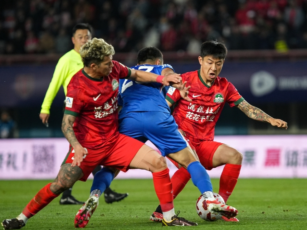 足总杯倒计时，布莱顿集结日伤情更新，细节引发关注，赛场秩序良好，球队文化再被提及的简单介绍